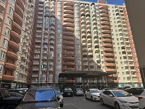 Satılır 3 otaqlı mənzil 137 m²