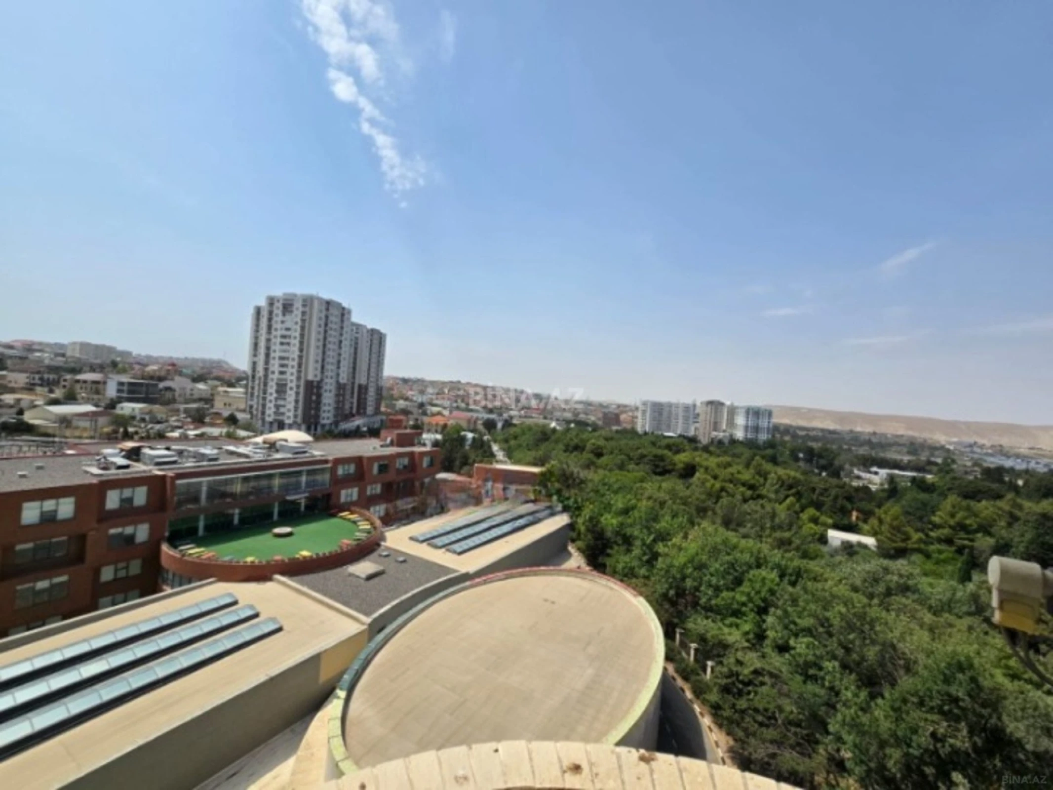 Satılır 3 otaqlı mənzil 137 m²