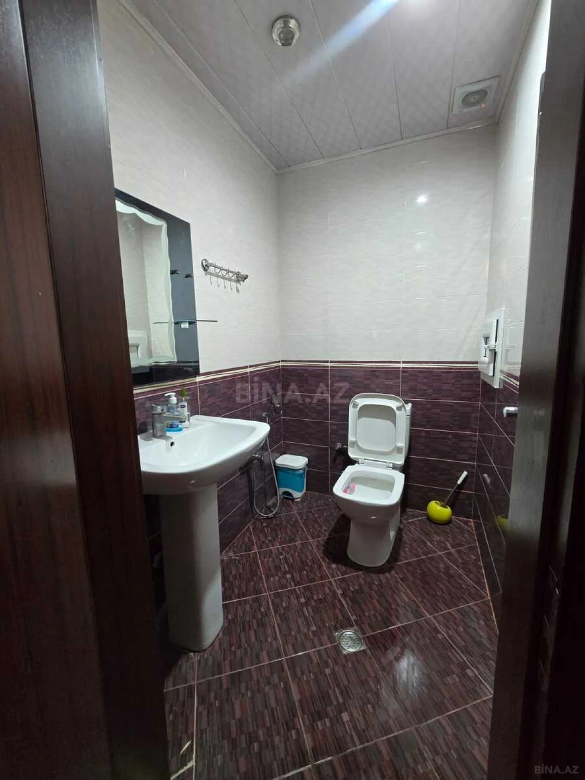 Satılır 3 otaqlı mənzil 137 m²
