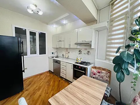 Satılır 3 otaqlı mənzil 100 m²