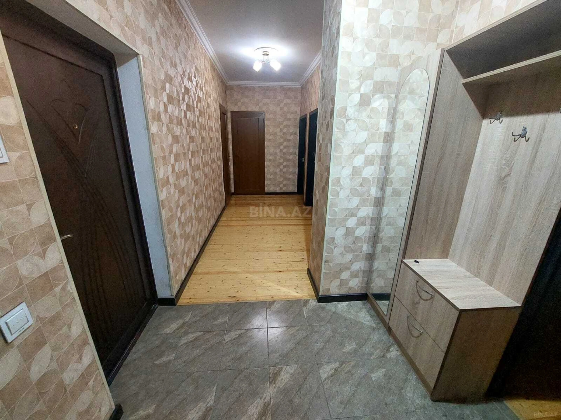 Satılır 3 otaqlı mənzil 104 m²