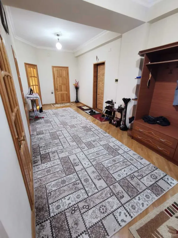 Satılır 3 otaqlı mənzil 114 m²
