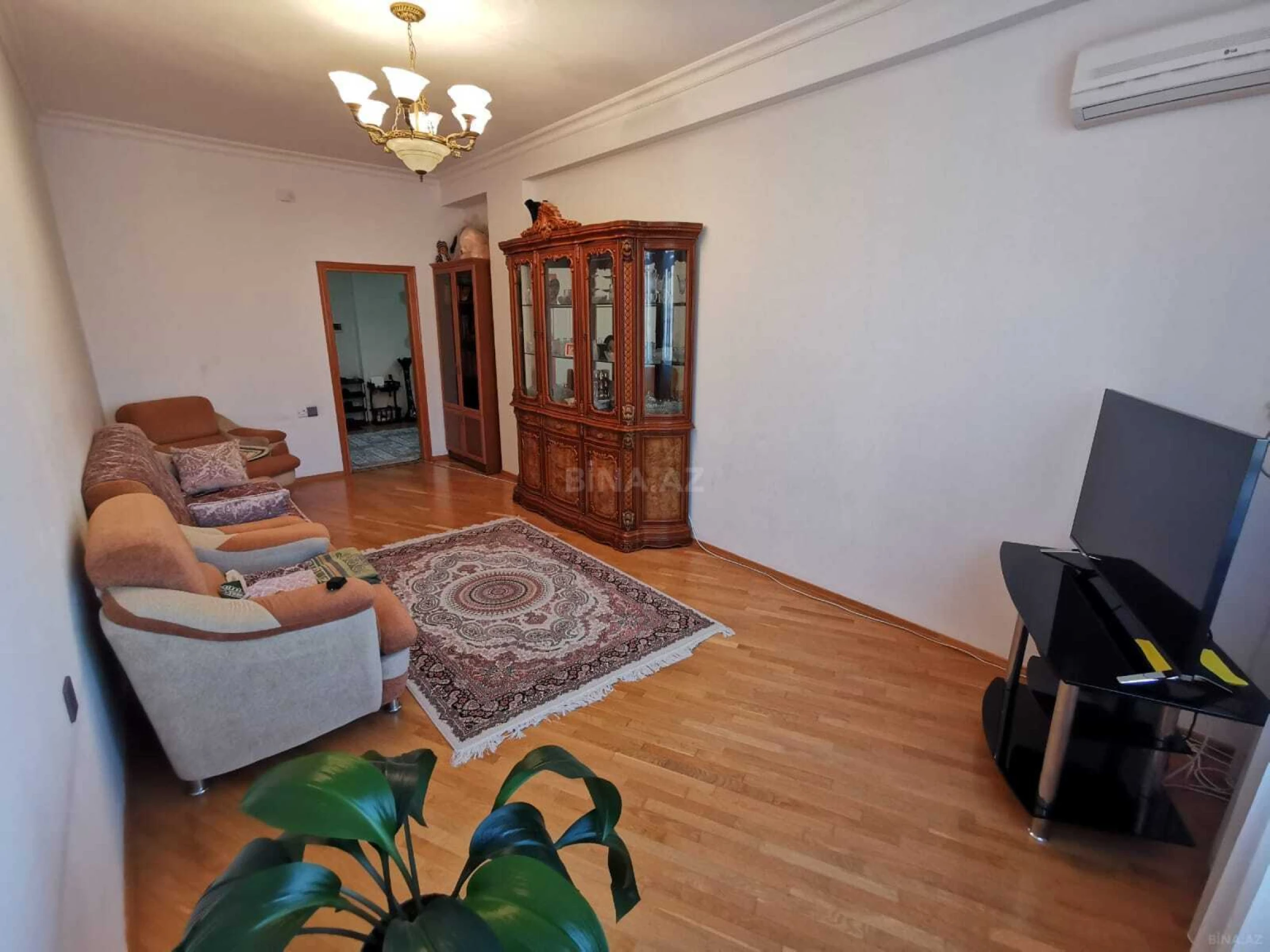 Satılır 3 otaqlı mənzil 114 m²