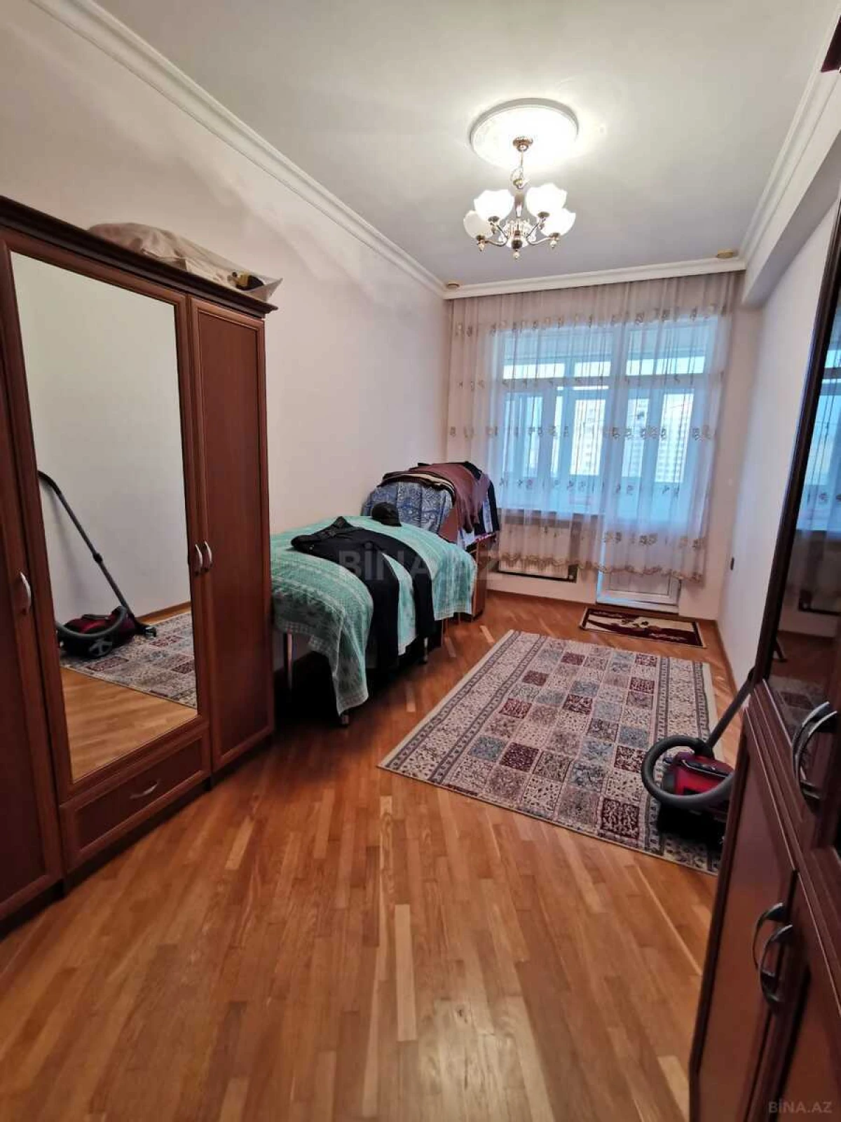 Satılır 3 otaqlı mənzil 114 m²