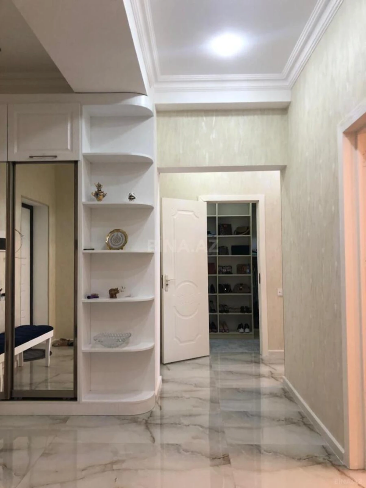 Satılır 2 otaqlı mənzil 95 m²