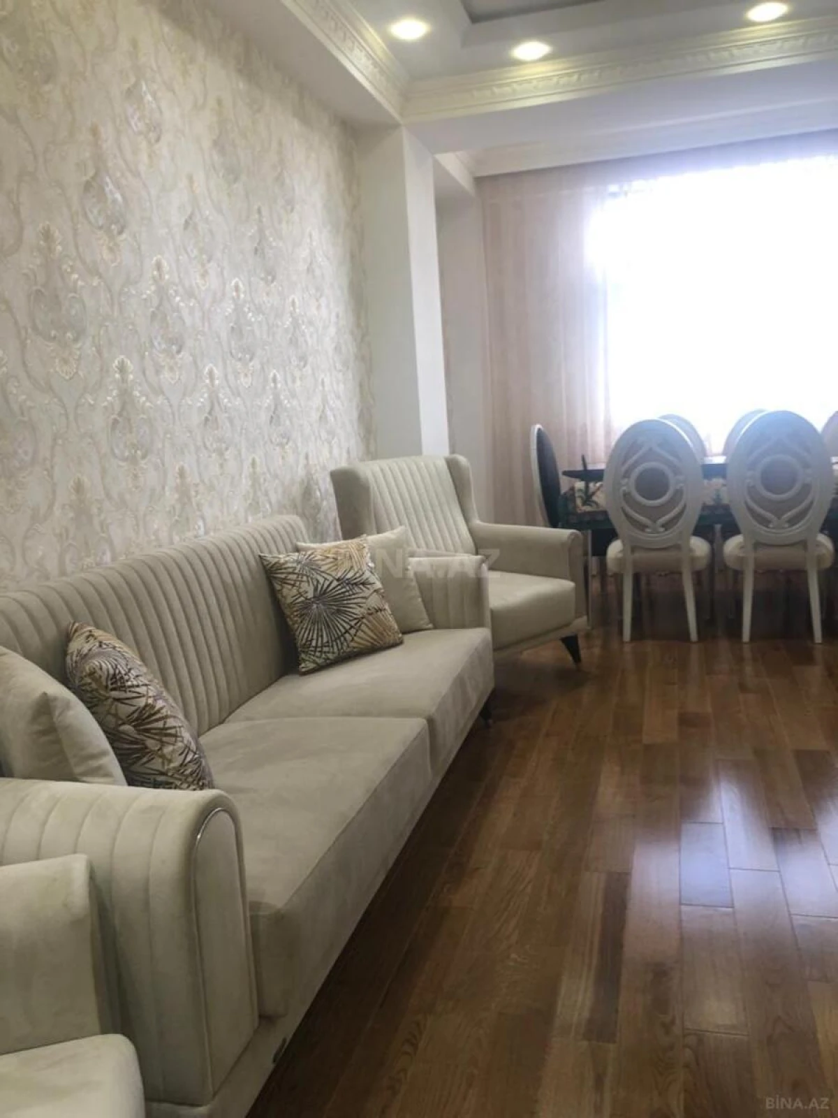 Satılır 2 otaqlı mənzil 95 m²