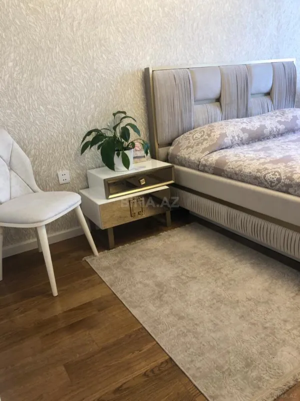 Satılır 2 otaqlı mənzil 95 m²