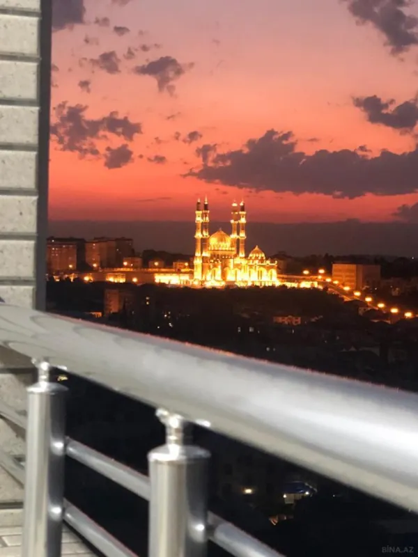 Satılır 2 otaqlı mənzil 95 m²