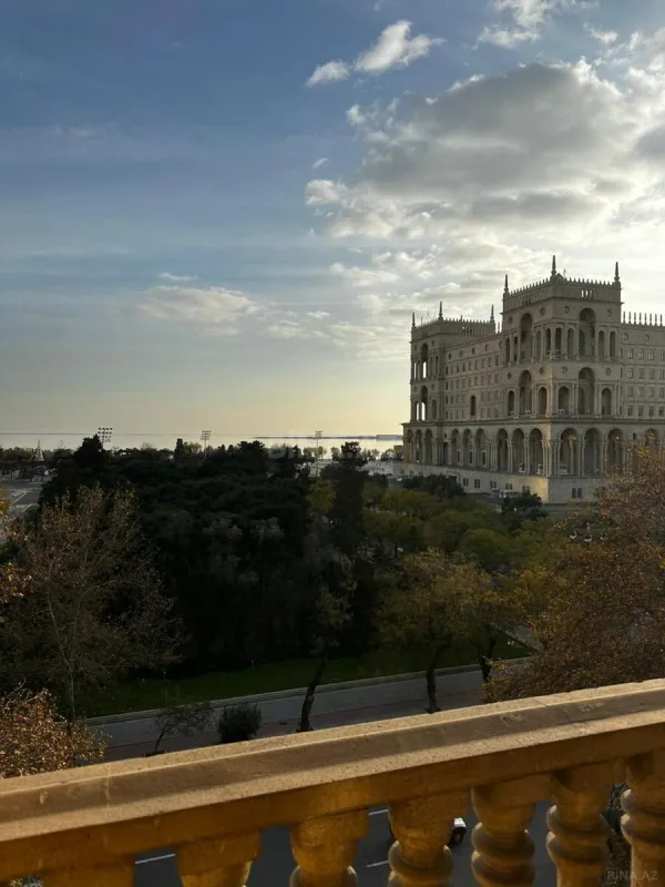 Kirayə verilir 3 otaqlı mənzil 120 m²