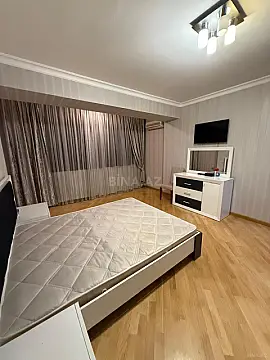 Kirayə verilir 3 otaqlı mənzil 120 m²