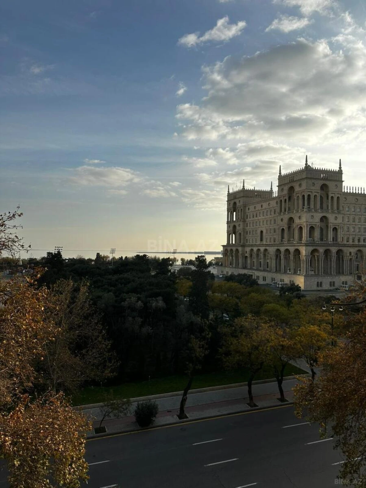 Kirayə verilir 3 otaqlı mənzil 120 m²