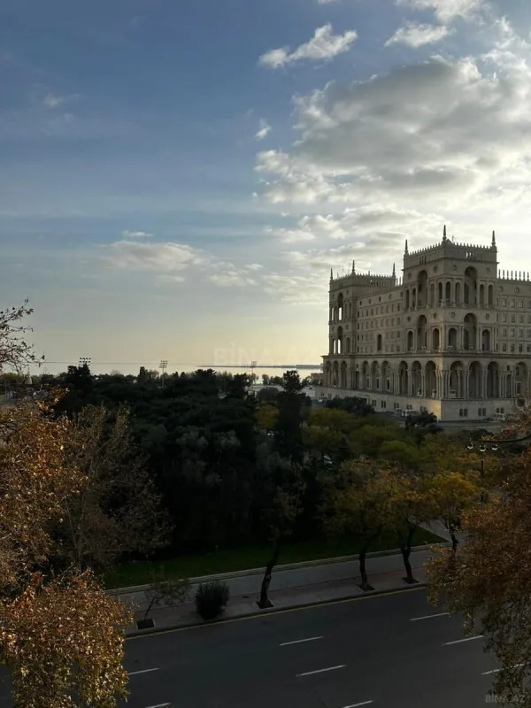 Kirayə verilir 3 otaqlı mənzil 120 m²