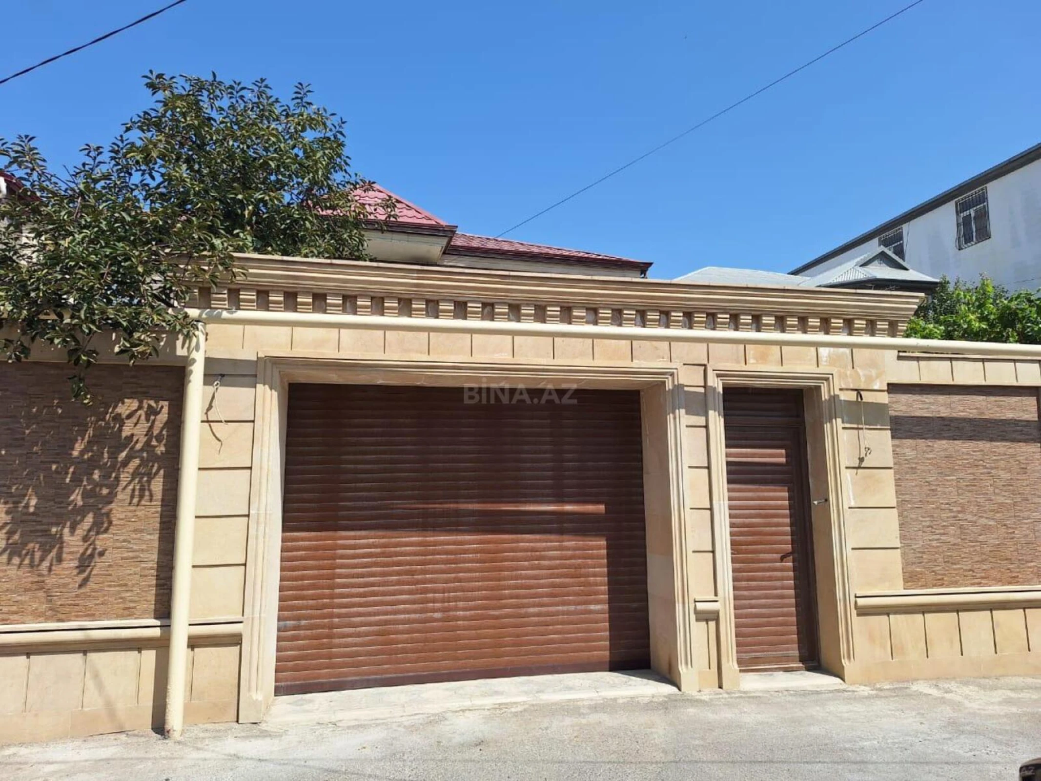 Satılır 7 otaqlı həyət evi 300 m²