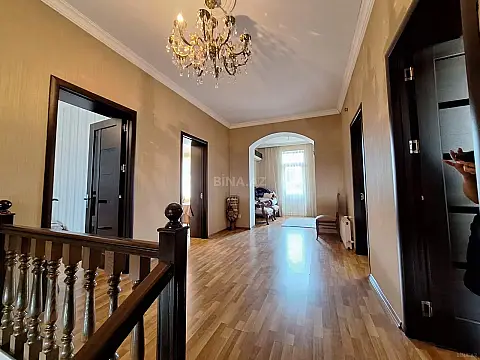 Satılır 7 otaqlı həyət evi 300 m²