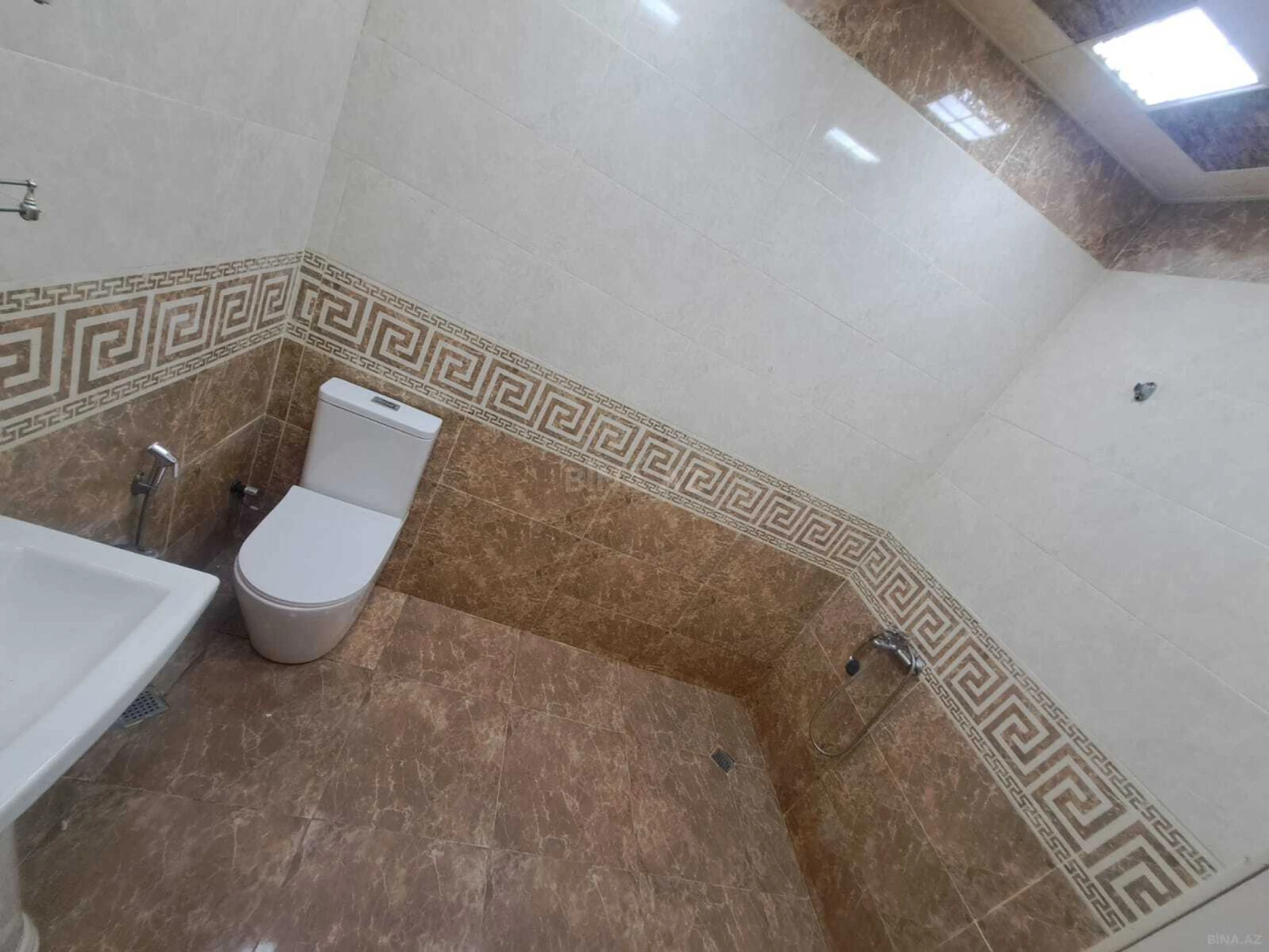 Satılır 2 otaqlı mənzil 60 m²