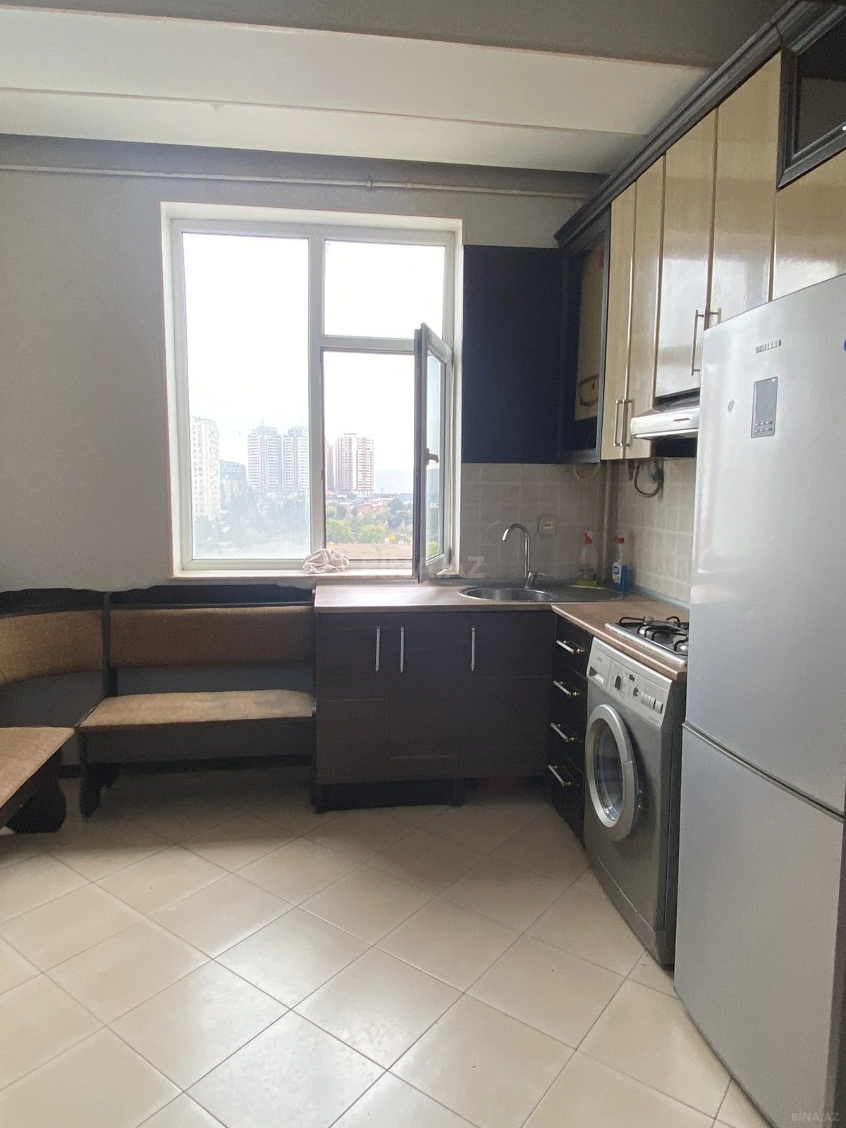 Satılır 3 otaqlı mənzil 63 m²