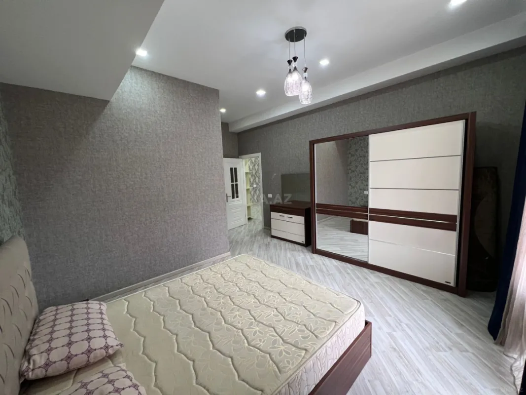 Satılır 3 otaqlı mənzil 144 m²
