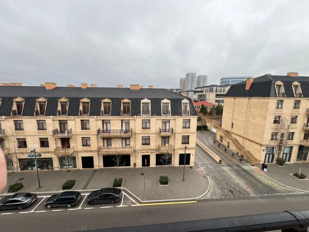 Satılır 3 otaqlı mənzil 144 m²