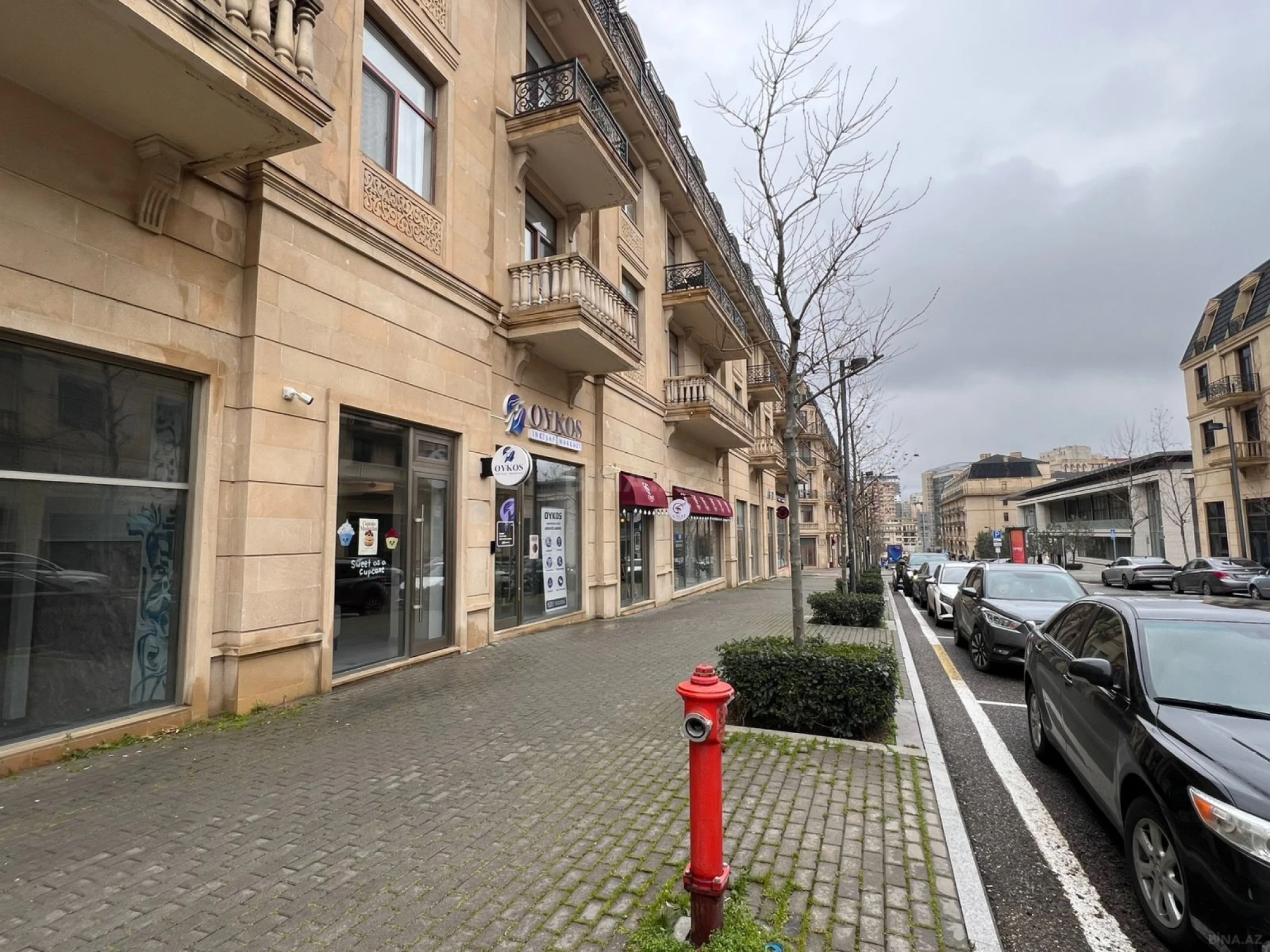 Satılır 3 otaqlı mənzil 144 m²