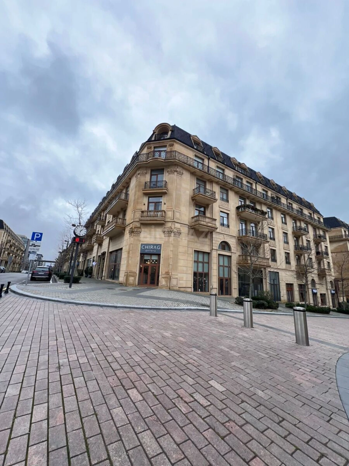 Satılır 3 otaqlı mənzil 144 m²