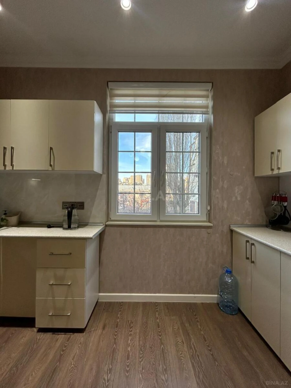 Kirayə verilir 2 otaqlı mənzil 60 m²