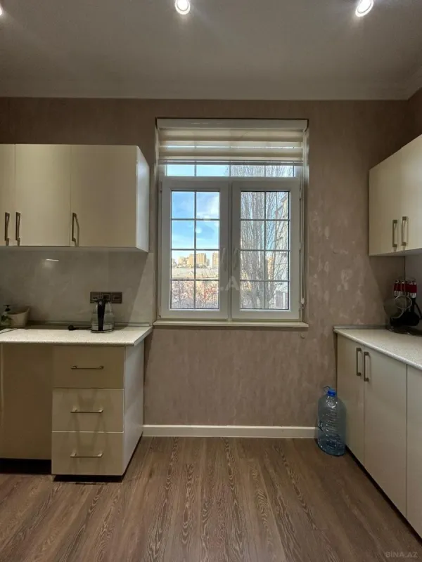 Kirayə verilir 2 otaqlı mənzil 60 m²