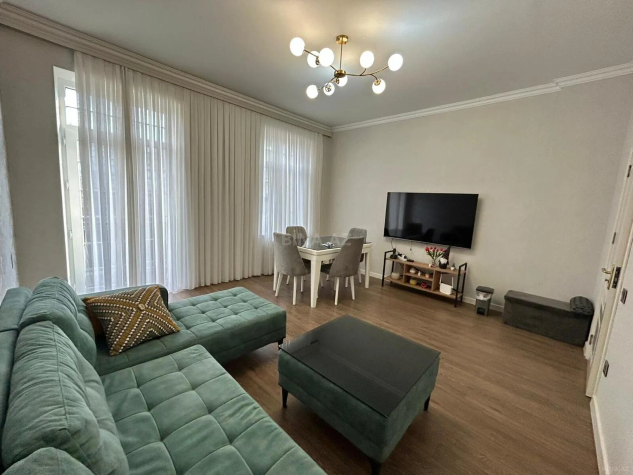 Kirayə verilir 2 otaqlı mənzil 60 m²