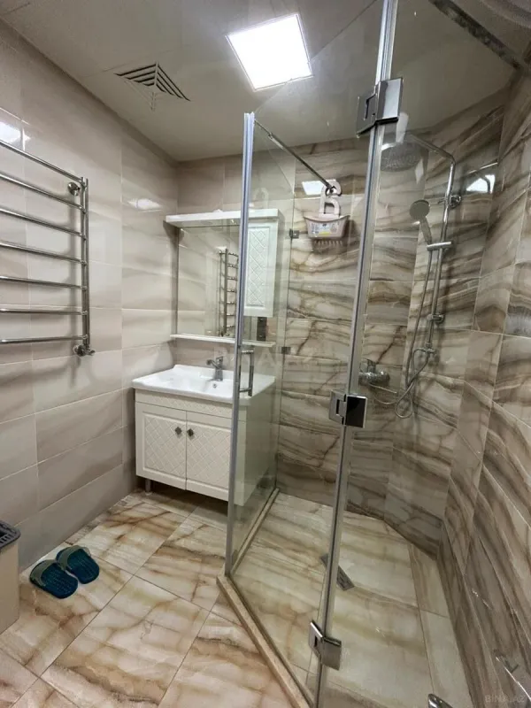 Kirayə verilir 2 otaqlı mənzil 60 m²