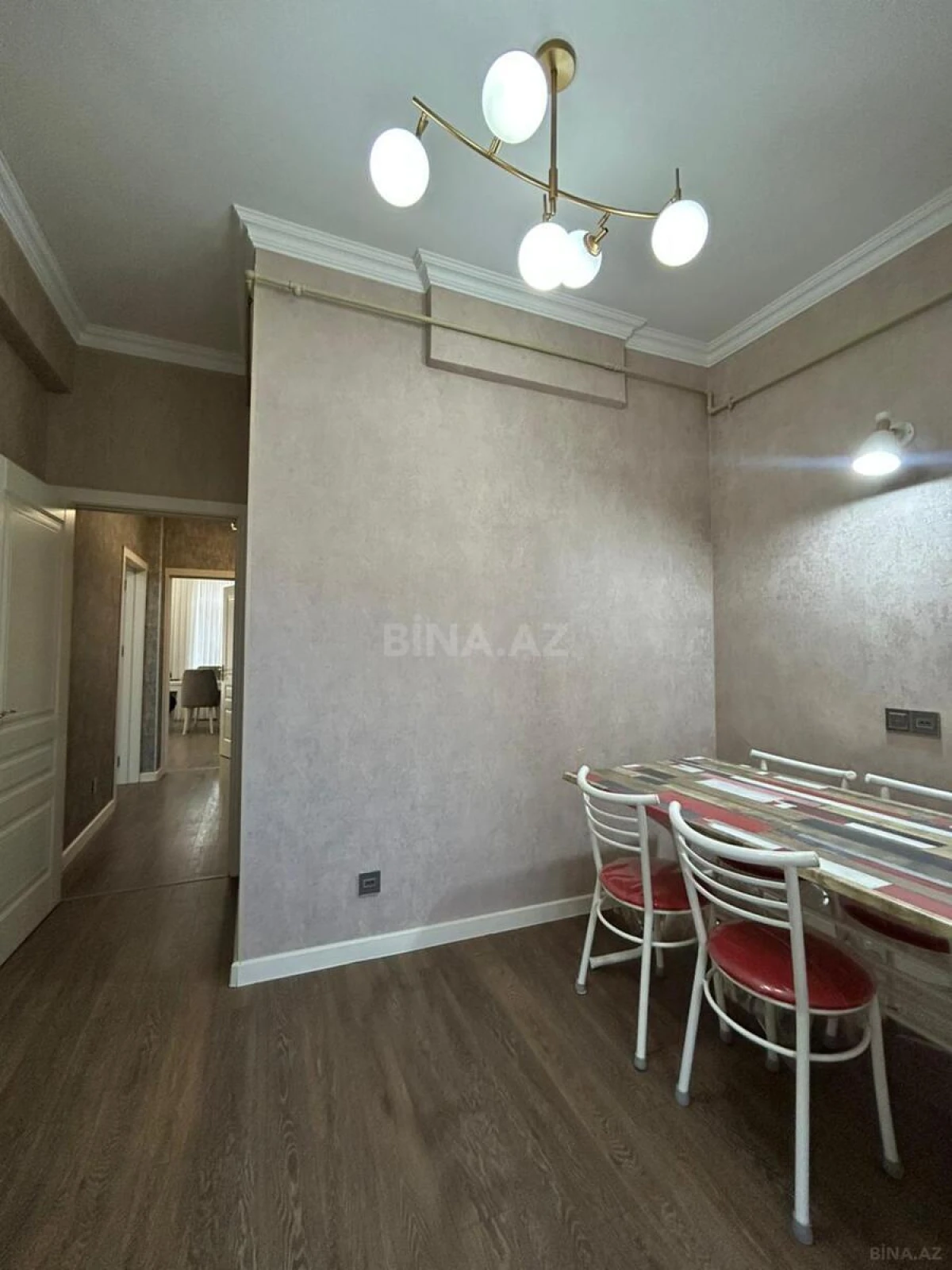 Kirayə verilir 2 otaqlı mənzil 60 m²