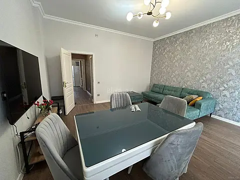 Kirayə verilir 2 otaqlı mənzil 60 m²