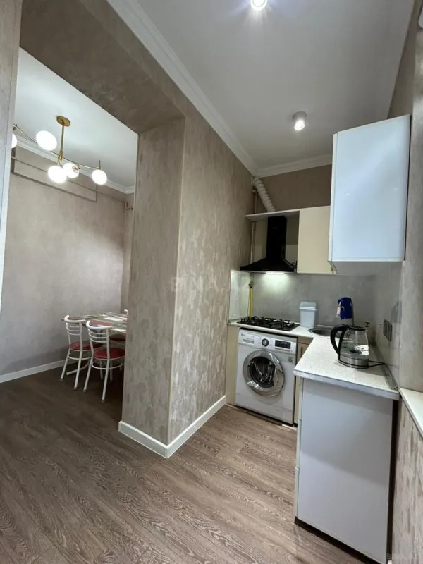 Kirayə verilir 2 otaqlı mənzil 60 m²