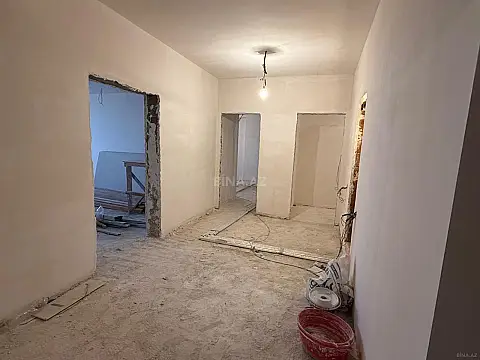 Satılır 4 otaqlı mənzil 156 m²