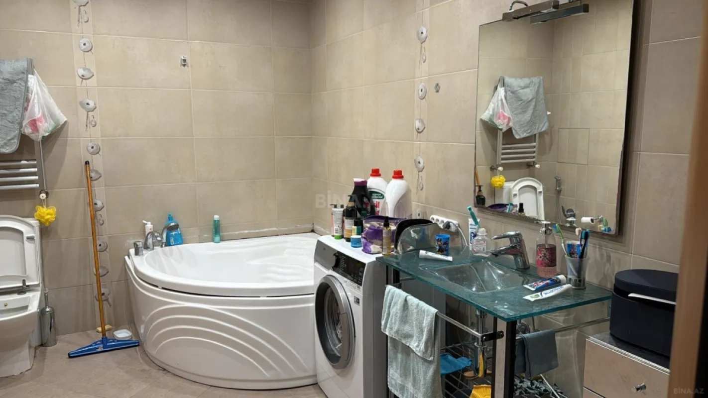 Satılır 3 otaqlı mənzil 185 m²