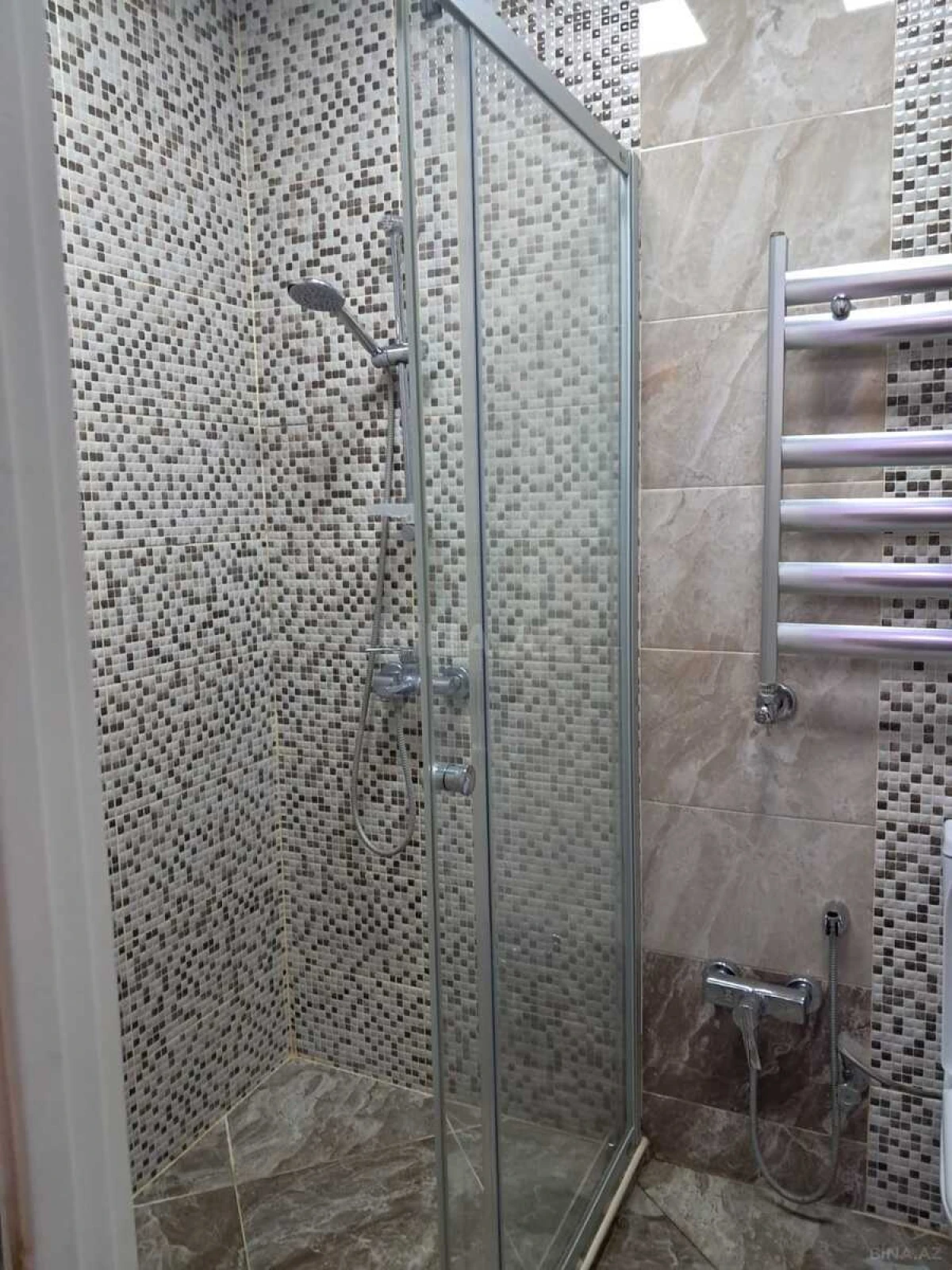 Kirayə verilir 2 otaqlı mənzil 75 m²