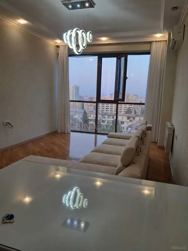 Kirayə verilir 2 otaqlı mənzil 75 m²