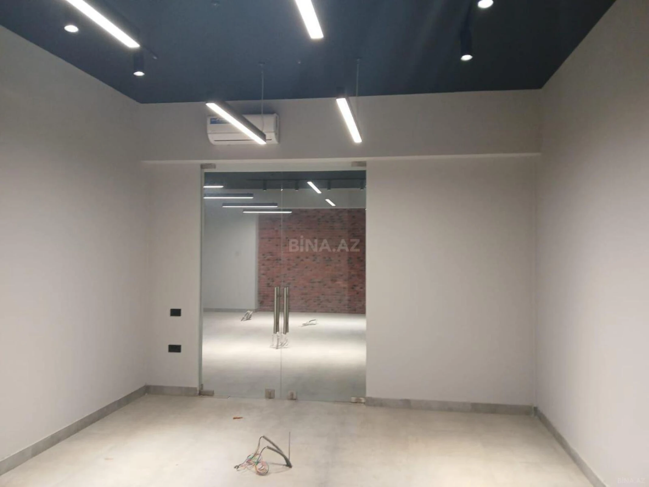 Satılır 5 otaqlı mənzil 270 m²