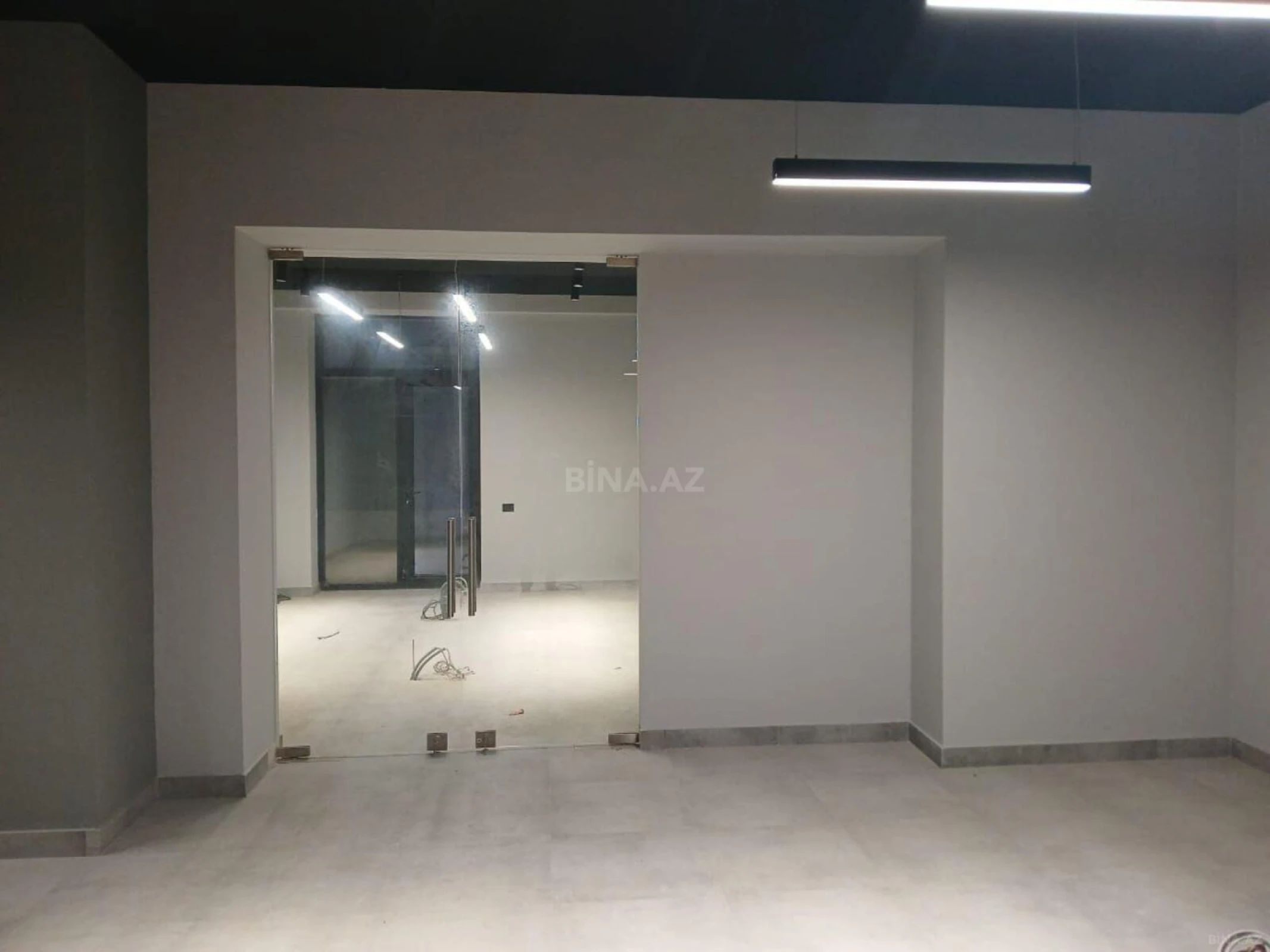 Satılır 5 otaqlı mənzil 270 m²