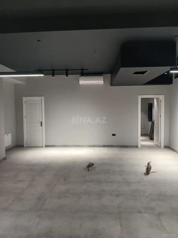 Satılır 5 otaqlı mənzil 270 m²