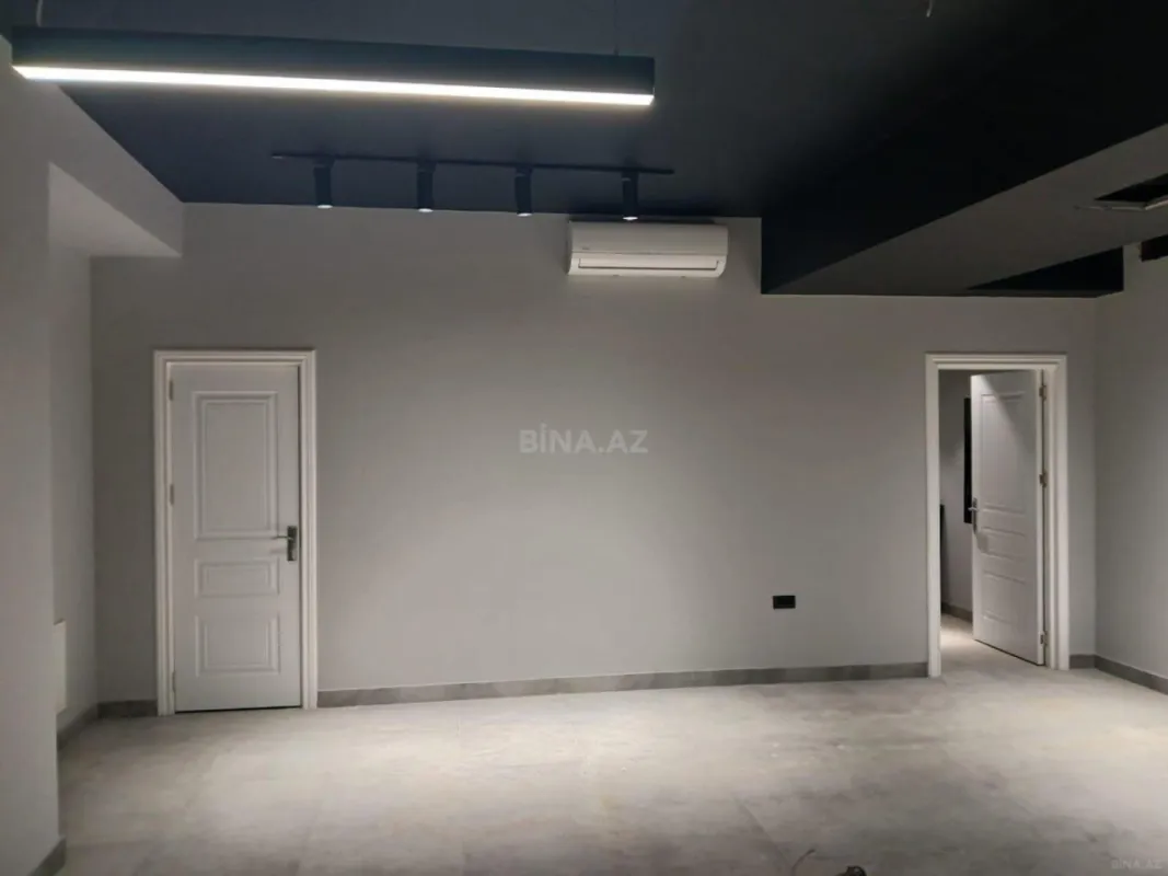 Satılır 5 otaqlı mənzil 270 m²