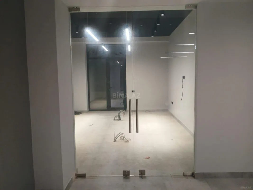 Satılır 5 otaqlı mənzil 270 m²