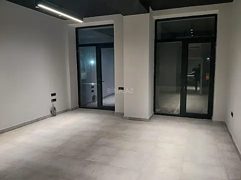 Satılır 5 otaqlı mənzil 270 m²