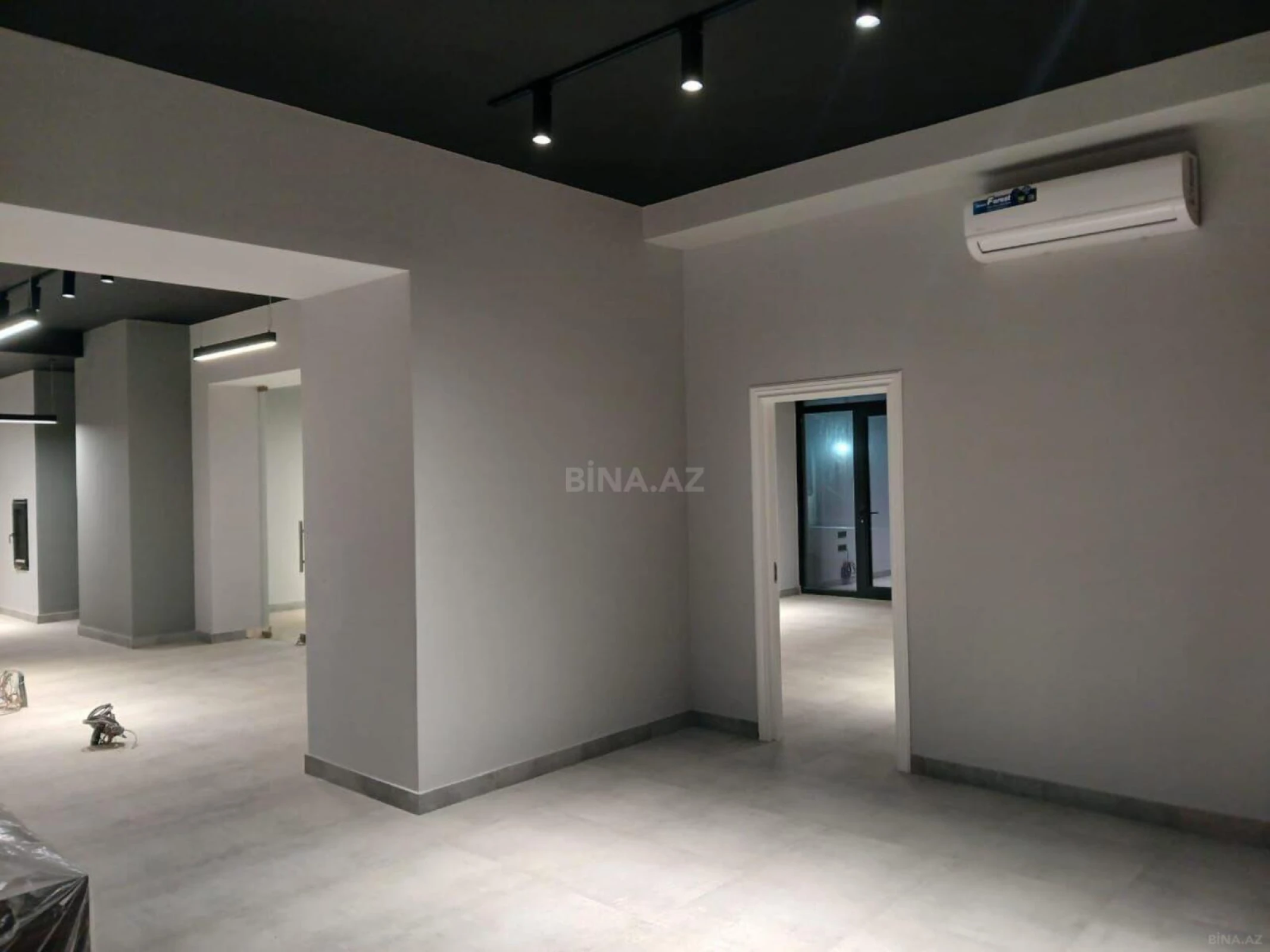 Satılır 5 otaqlı mənzil 270 m²