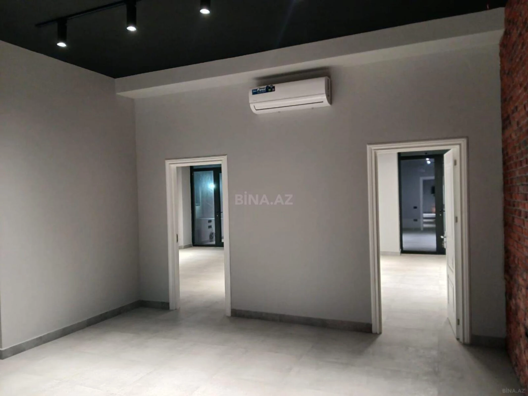 Satılır 5 otaqlı mənzil 270 m²