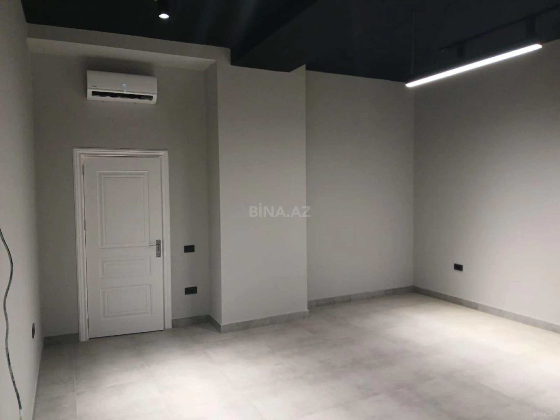 Satılır 5 otaqlı mənzil 270 m²