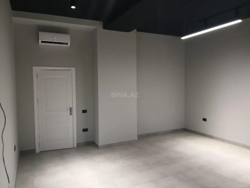 Satılır 5 otaqlı mənzil 270 m²