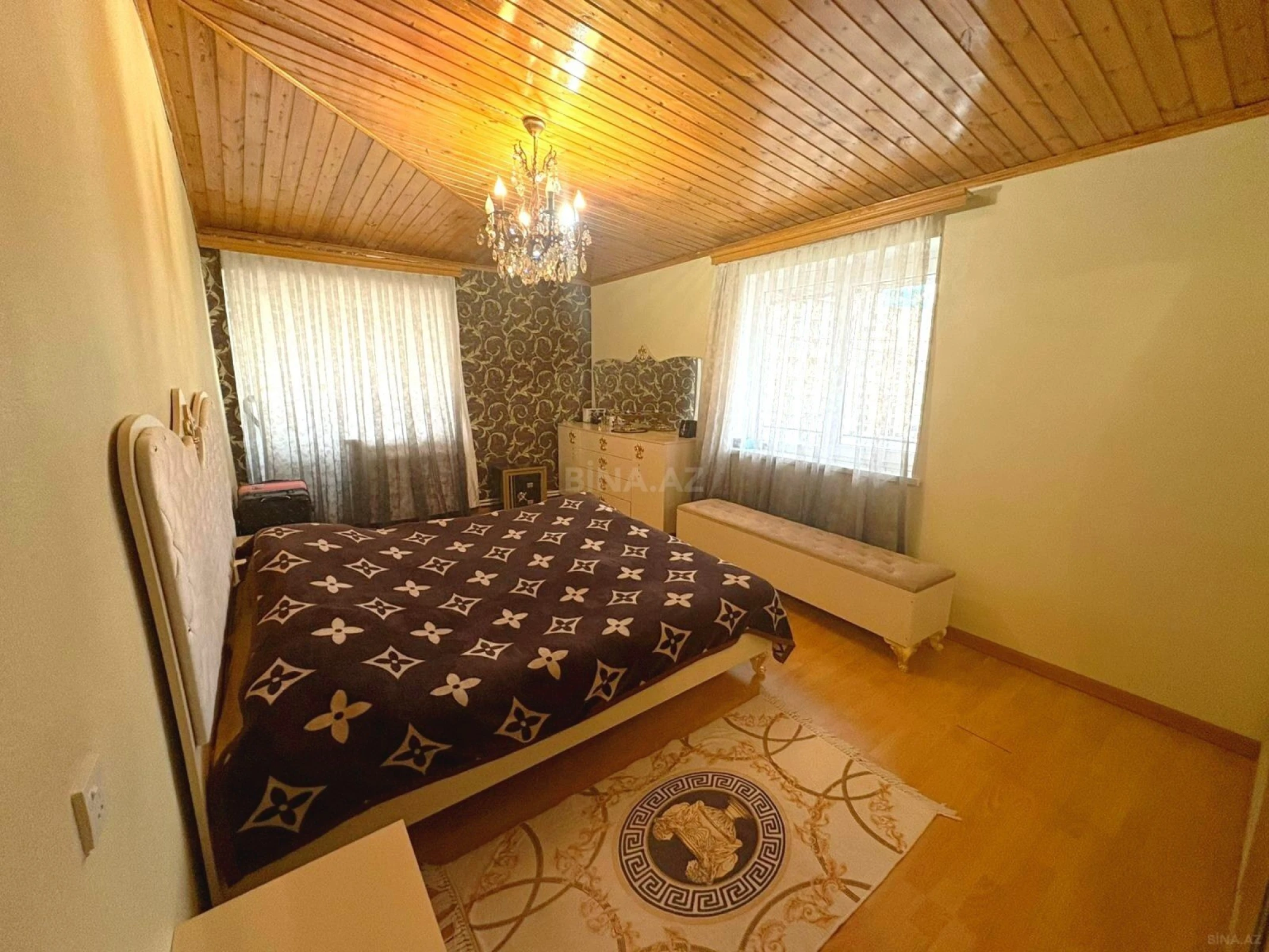 Satılır 3 otaqlı mənzil 115 m²