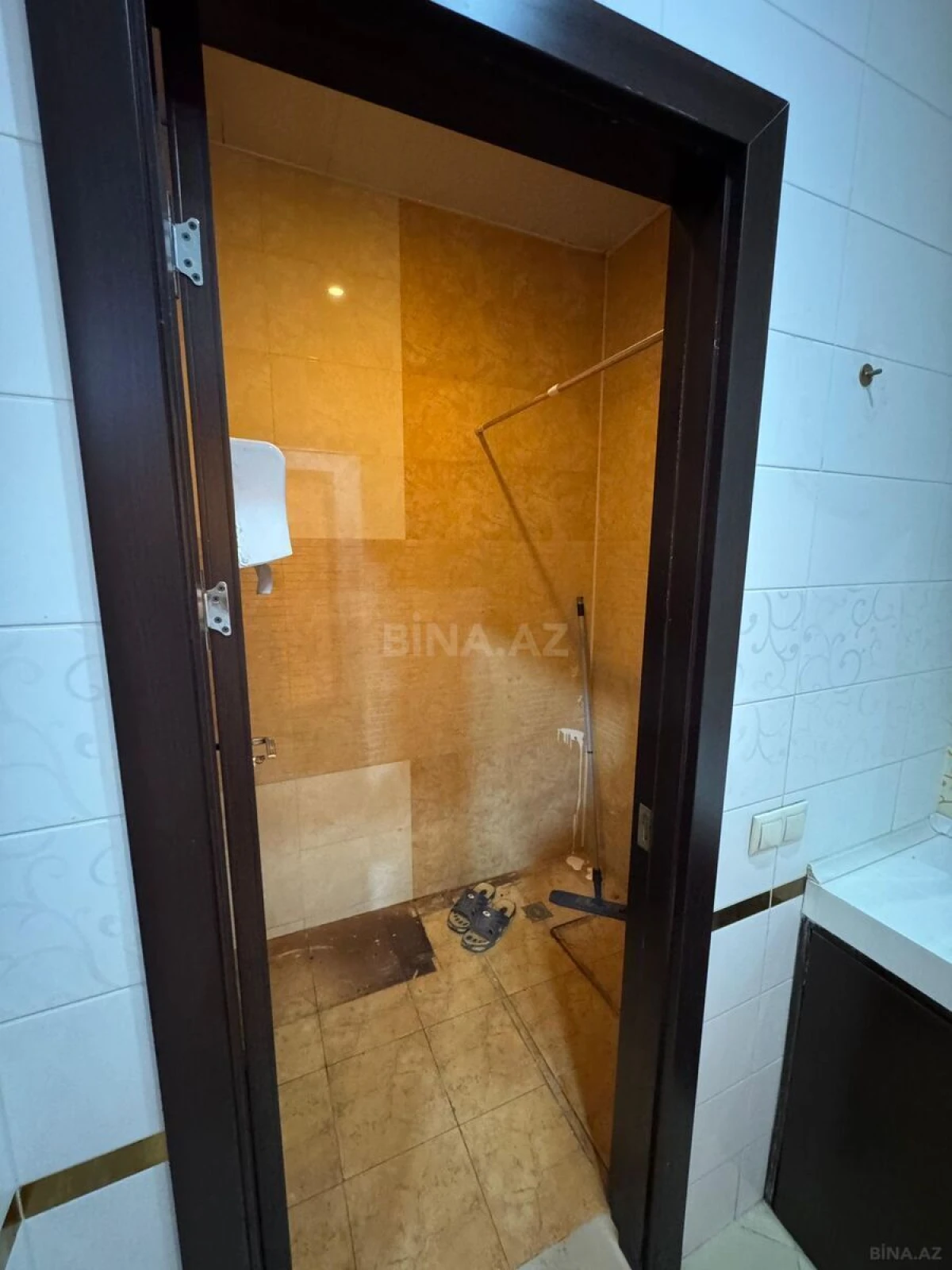 Kirayə verilir 4 otaqlı ofis 180 m²