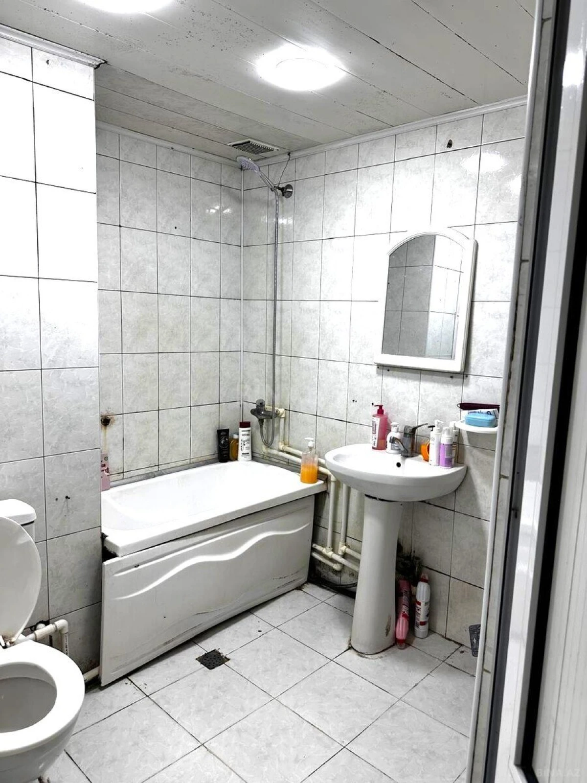 Satılır 4 otaqlı mənzil 110 m²