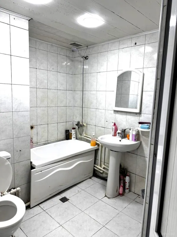 Satılır 4 otaqlı mənzil 110 m²
