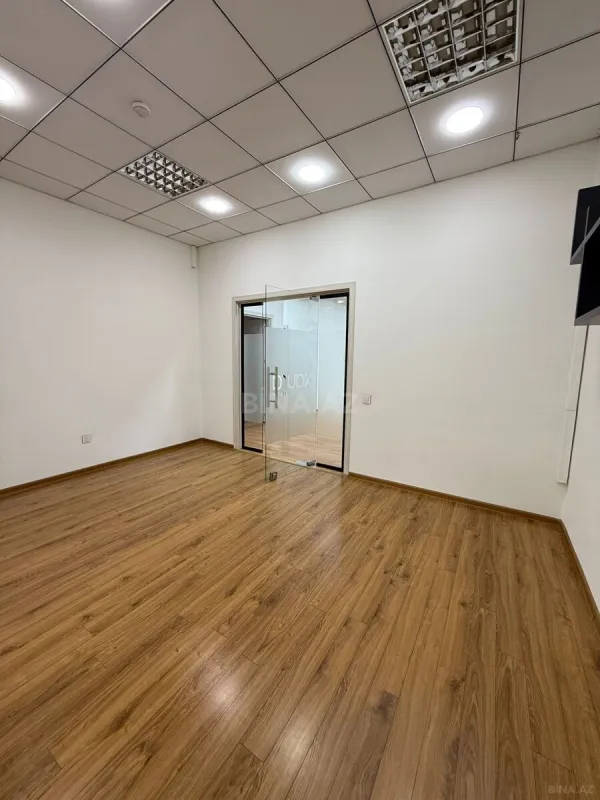 Kirayə verilir 2 otaqlı ofis 70 m²